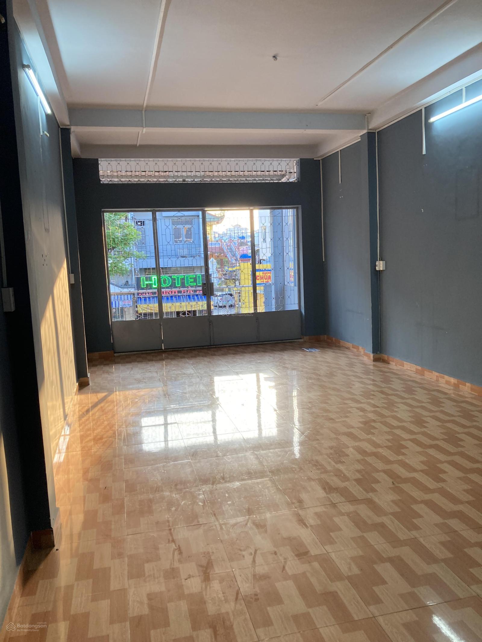Cho thuê nhà mặt tiền Âu Cơ, P.9, Q.TB, 4,5 x 16M, 1T-2L, 34 triệu, 4PN, 3WC, gần chợ Tân Phước