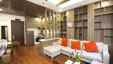 Tòa nhà Sumitomo cho thuê căn hộ dịch vụ 1 ngủ 65m2 có ban công tại Linh Lang, gần Lotte