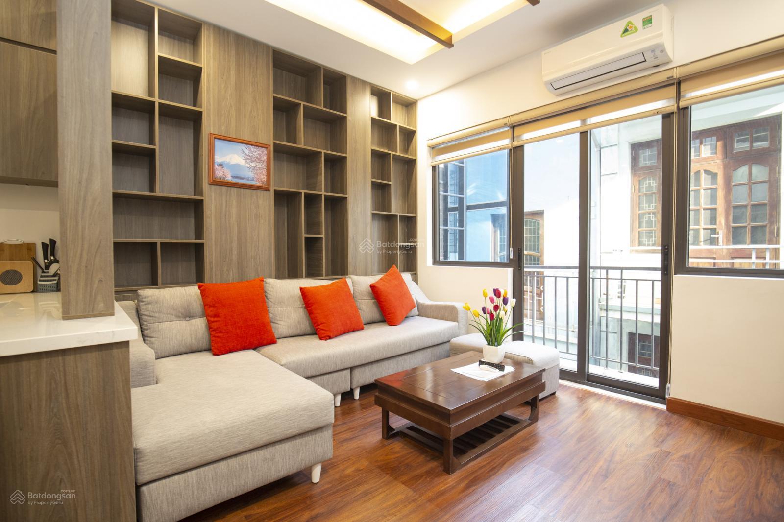 Tòa nhà Sumitomo cho thuê căn hộ dịch vụ 1 ngủ 65m2 có ban công tại Linh Lang, gần Lotte