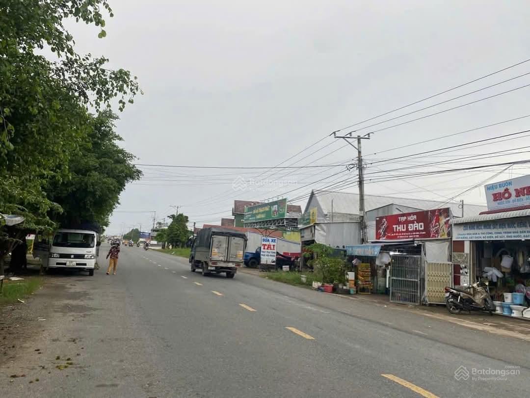 Chính chủ bán gấp lô đất MTĐ Võ Văn Kiệt, DT: 180m2, Giá: 450tr, SHR, LH: 0909 583 *** Nhân Chính chủ bán gấp lô đất MTĐ Võ Văn Kiệt, DT: 180m2, Giá: 450tr, SHR, LH: 0909 583 *** Nhân