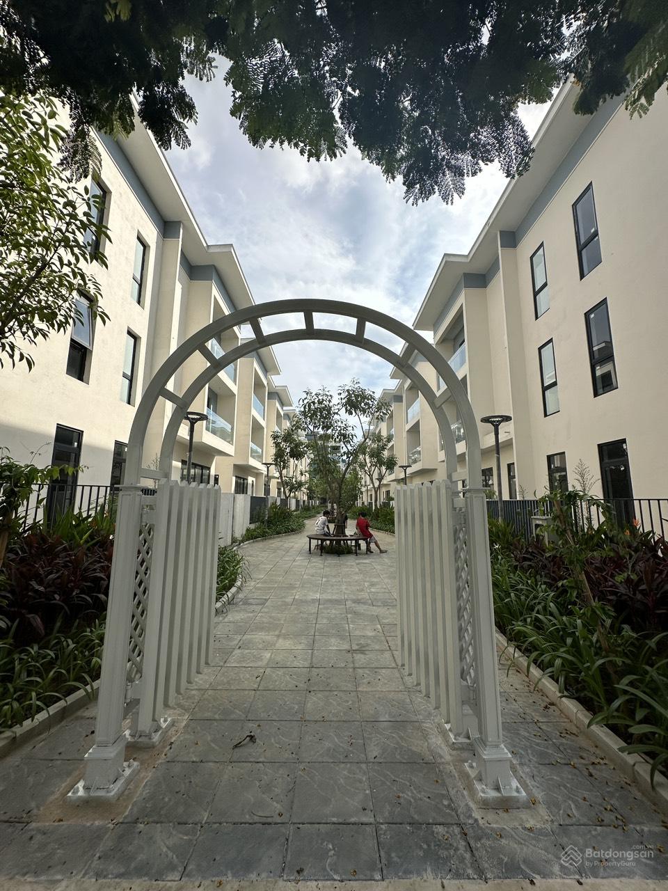 Cần bán căn góc An Quý vị trí cực đẹp, giá tốt, Lh Dung 0979 008 ***5