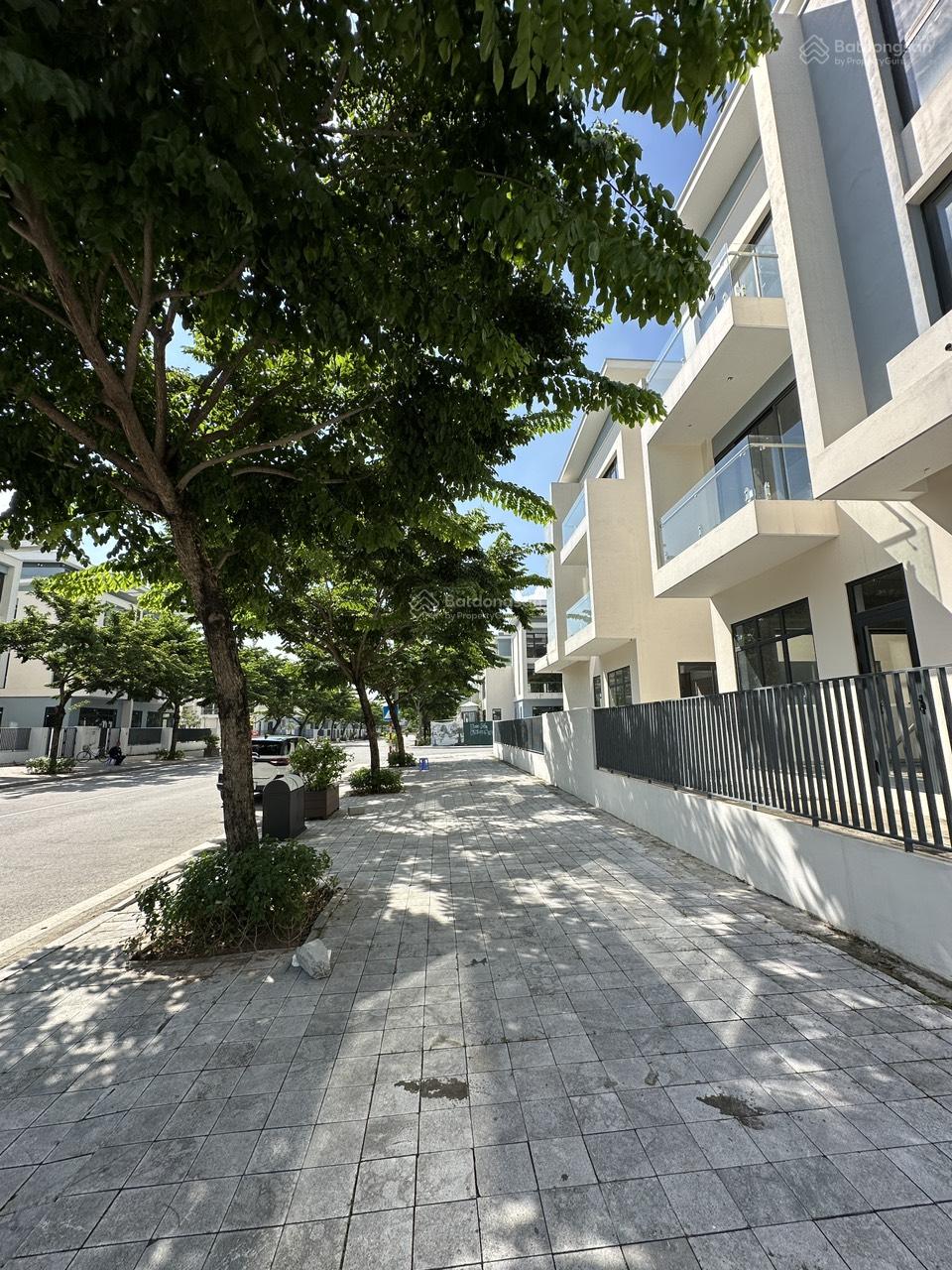 Bán biệt thự An Quý diện tích 198m2, giá 41 tỷ, LH 0979 008 ***