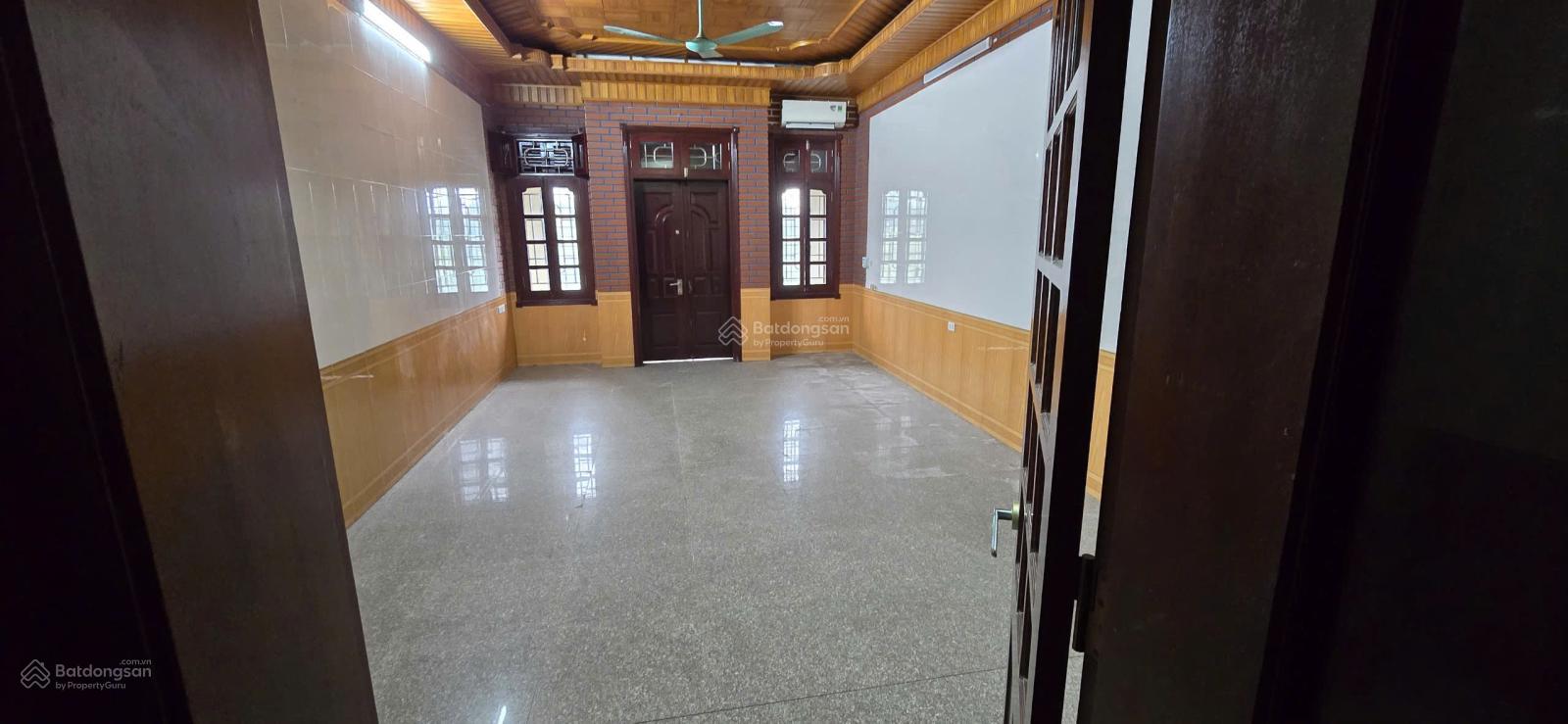 Cho thuê nhà MP Trần Vỹ, 60m2, 7 tầng, MT 5.5m, VP, KD, đào tạo, 45