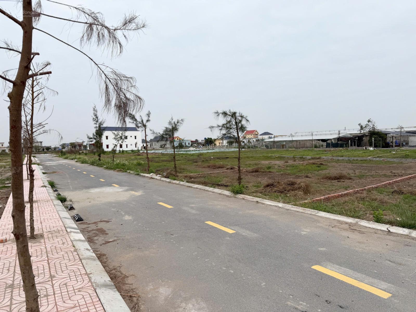 Đất thổ cư vuông vức 84.5m2 giáp Quất Lâm