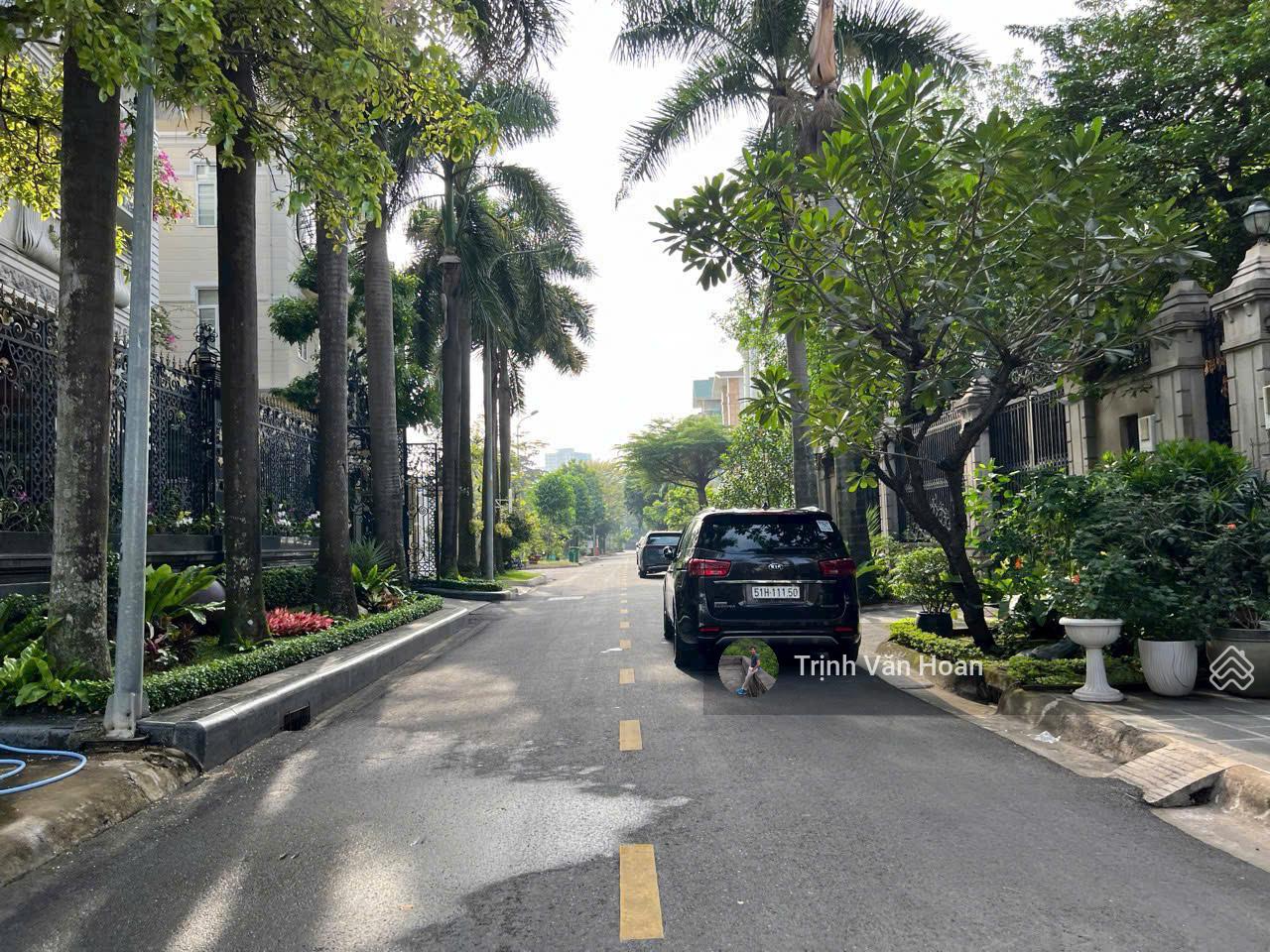 (Giảm 5 tỷ) Bán đất khu biệt thự River Mark - 220 Trần Não - 300m2 - 0908 947 ***