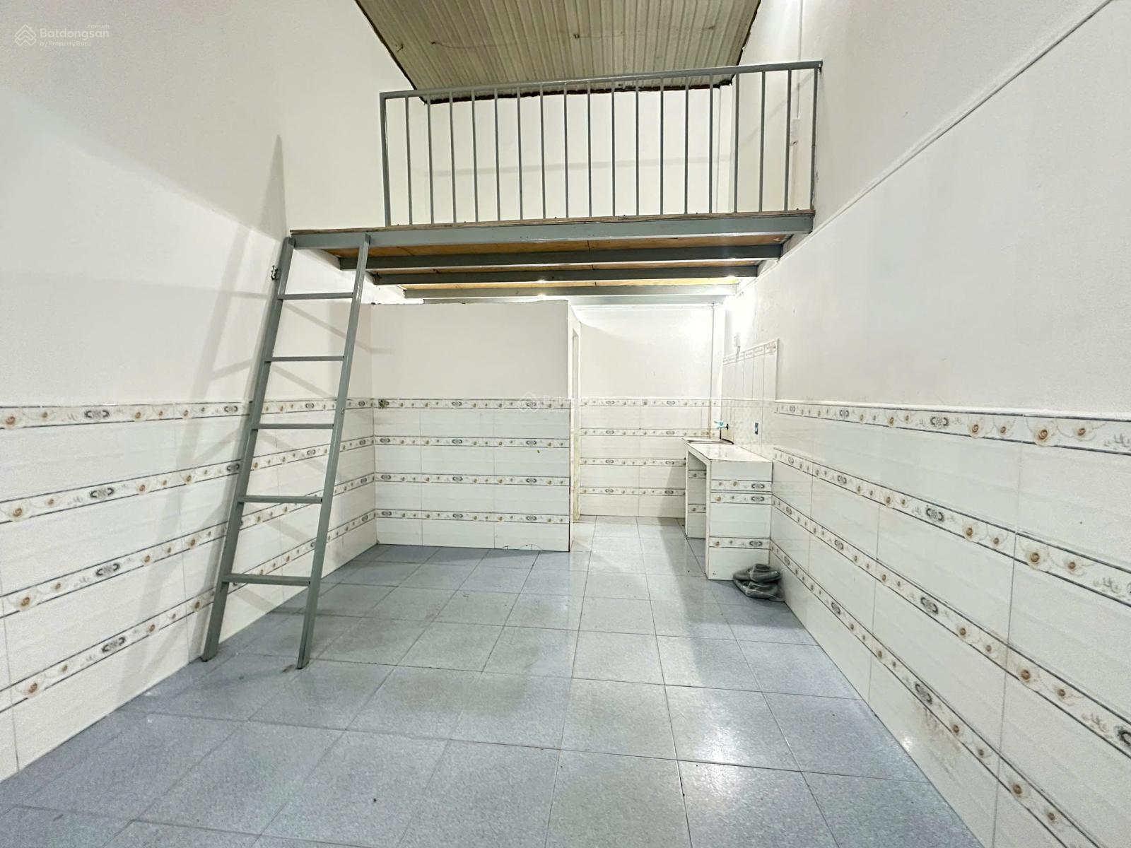 Cho thuê phòng trọ có gác cao, ngay đường Dương Đình Hội gần Đại Học Văn Hóa