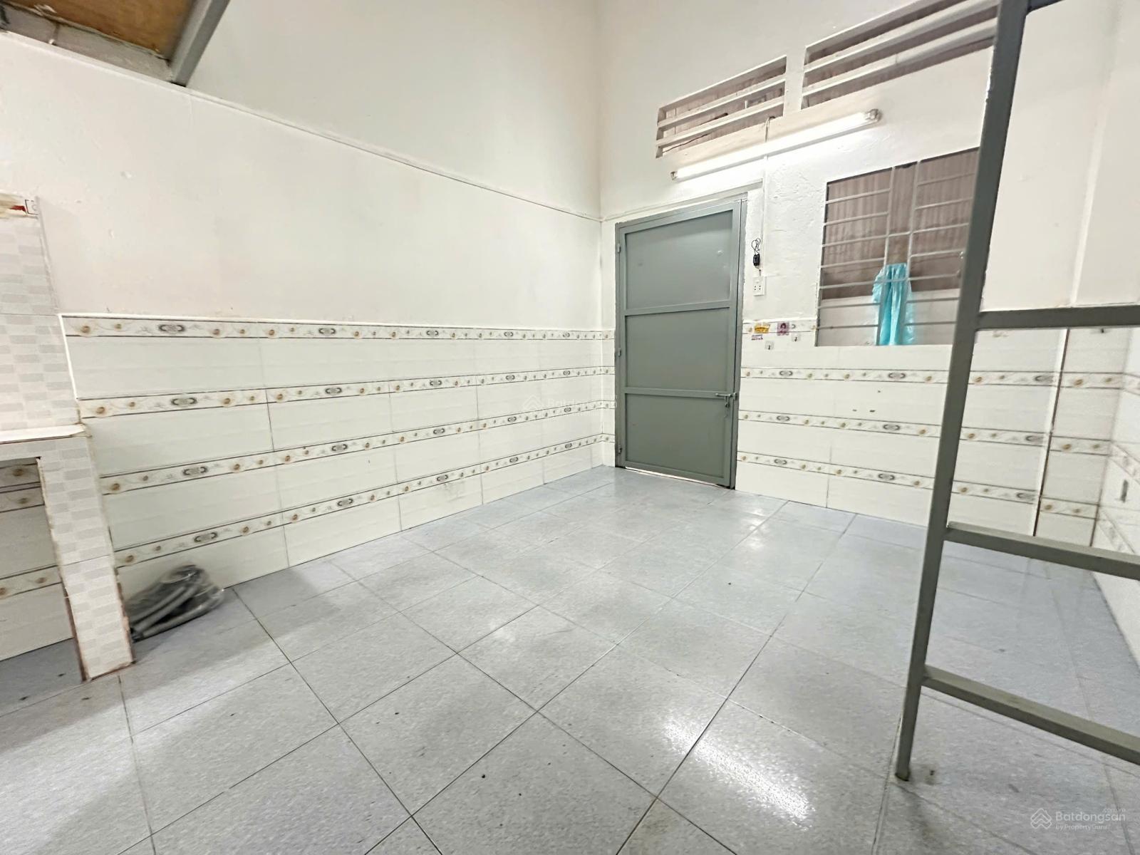 Cho thuê phòng trọ có gác cao, ngay đường Dương Đình Hội gần Đại Học Văn Hóa