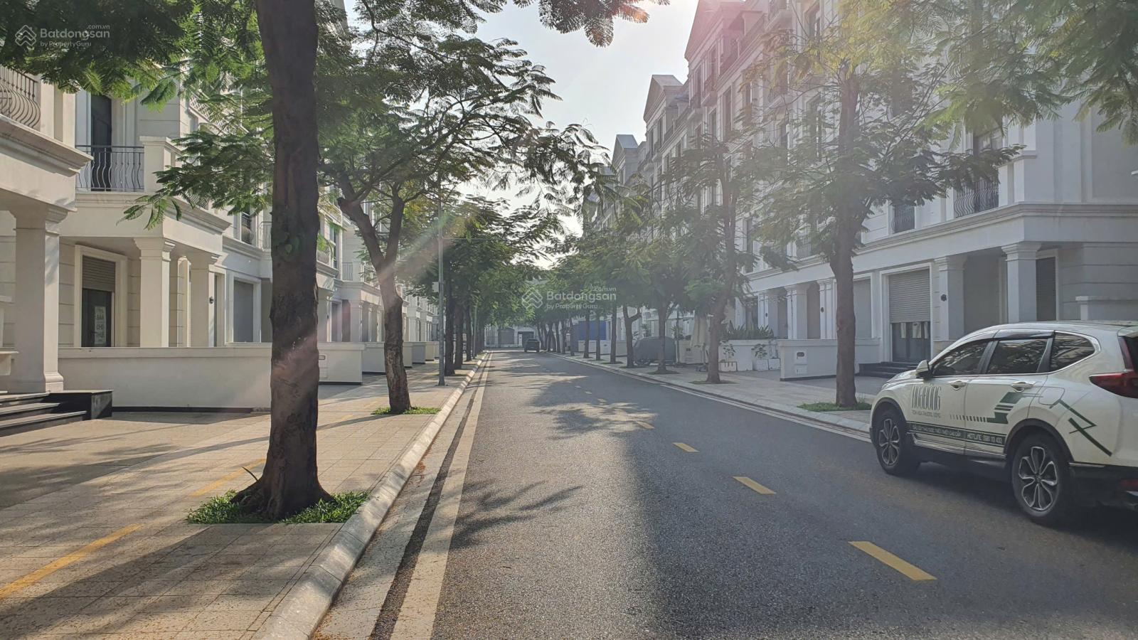 Bán nhà phố Manhattan Glory 144m2 (8x18) đường đông, giá tốt nhất hiện nay