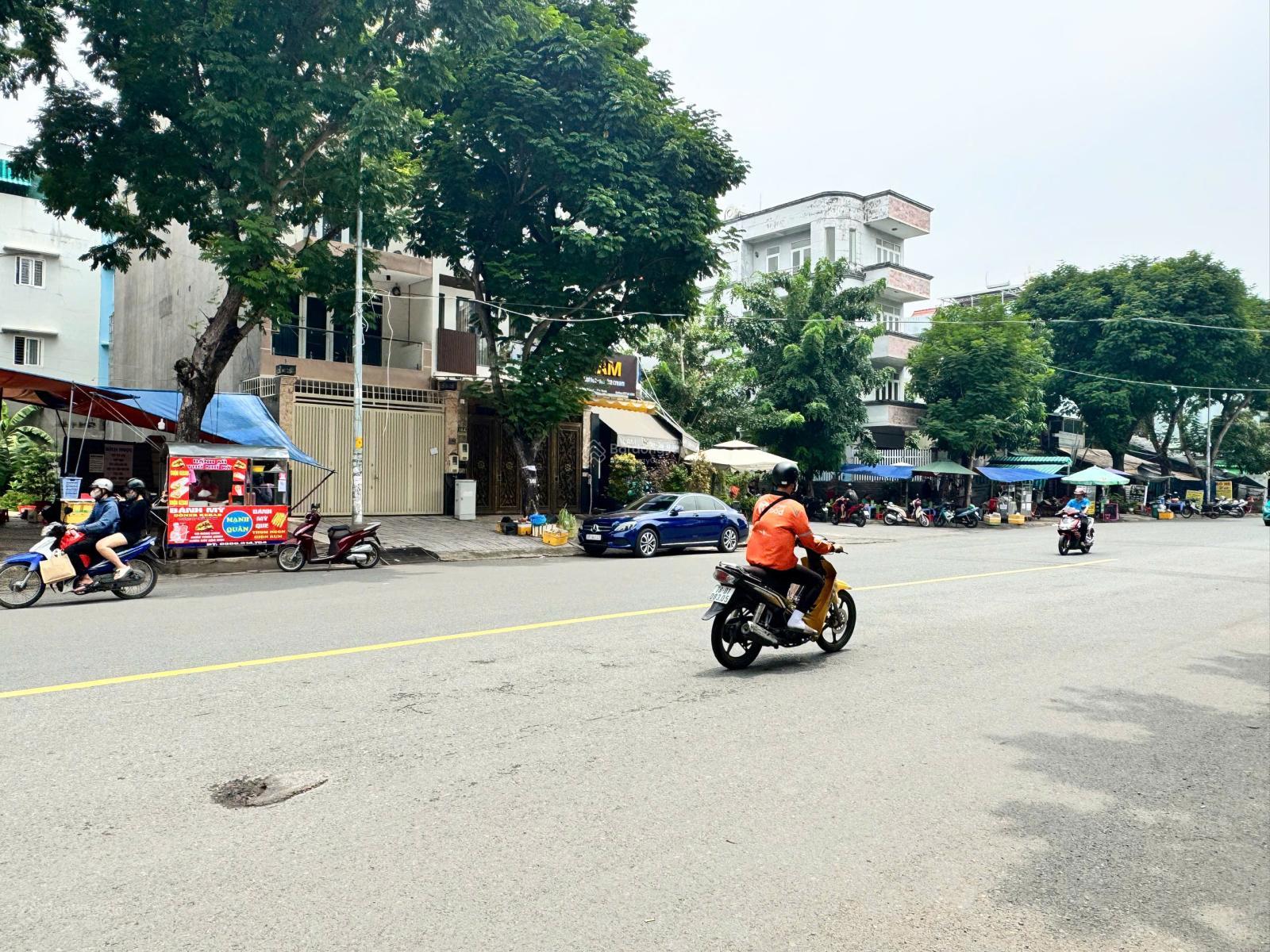 Bán nhà mặt tiền Đường 20m Bình Lợi, Phường 13, Bình Thạnh, DT: 5m*22m, trệt, 2 lầu, sân thượng