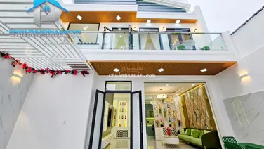 Nhà phố cực đẹp và rộng đầy đủ nội thất sang trọng đường Phạm Hữu Lầu Quận 7 - giá 8.9 tỷ, 8x14m