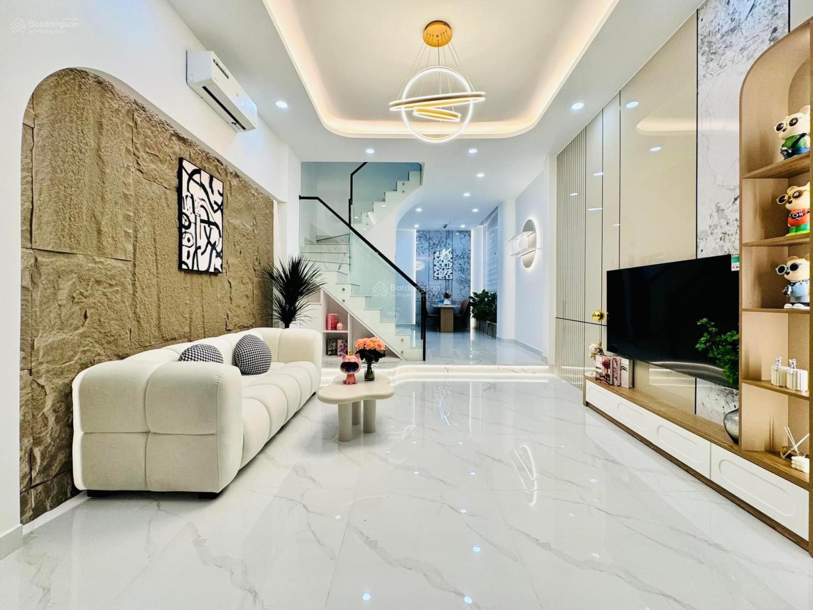 Cô Tâm bán gấp nhà sổ hồng riêng 4 tỷ 400 tại Đặng Văn Ngữ Phường 14, Phú Nhuận, DT 72,8m2, 3 tầng