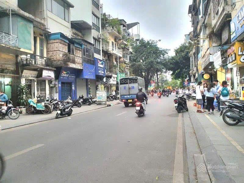 Gấp! Mặt phố Nguyễn Khuyến, Đống Đa, tòa nhà 6 tầng, DT 105m2, lô góc, giá trong ngõ chỉ 40 tỷ Gấp! Mặt phố Nguyễn Khuyến, Đống Đa, tòa nhà 6 tầng, DT 105m2, lô góc, giá trong ngõ chỉ 40 tỷ