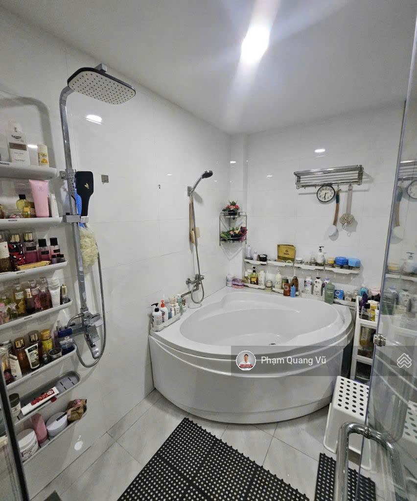 Chính chủ bán BT đường 24m Jamona Golden Silk, DT 7,4x18m, KC Hầm + trệt + 2 lầu, 19,5 tỷ Chính chủ bán BT đường 24m Jamona Golden Silk, DT 7,4x18m, KC Hầm + trệt + 2 lầu, 19,5 tỷ