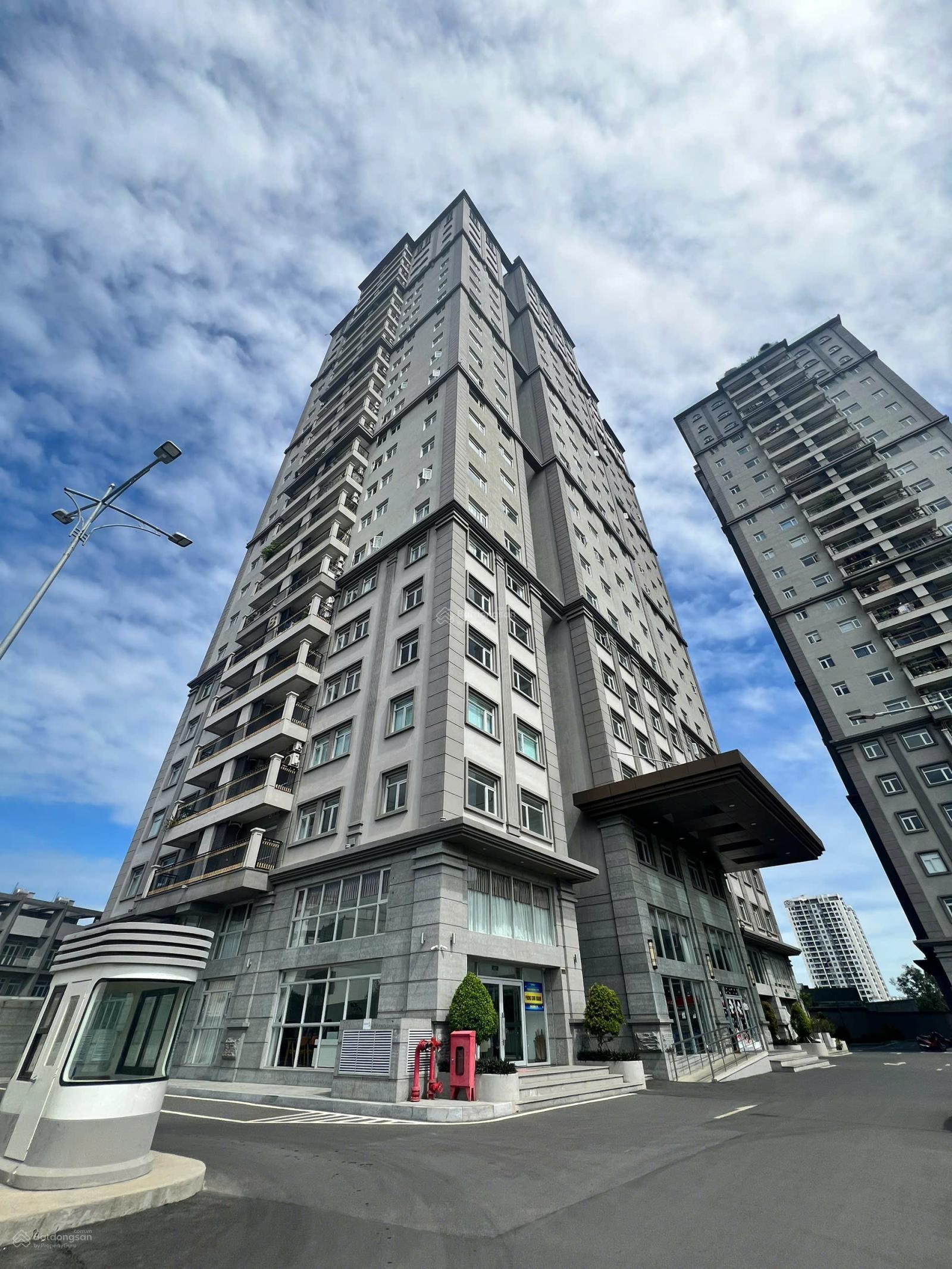 Bán căn hộ 3 PN 2 wc giá tốt Gốc Lương Đình Của- Trần Não Quận 2