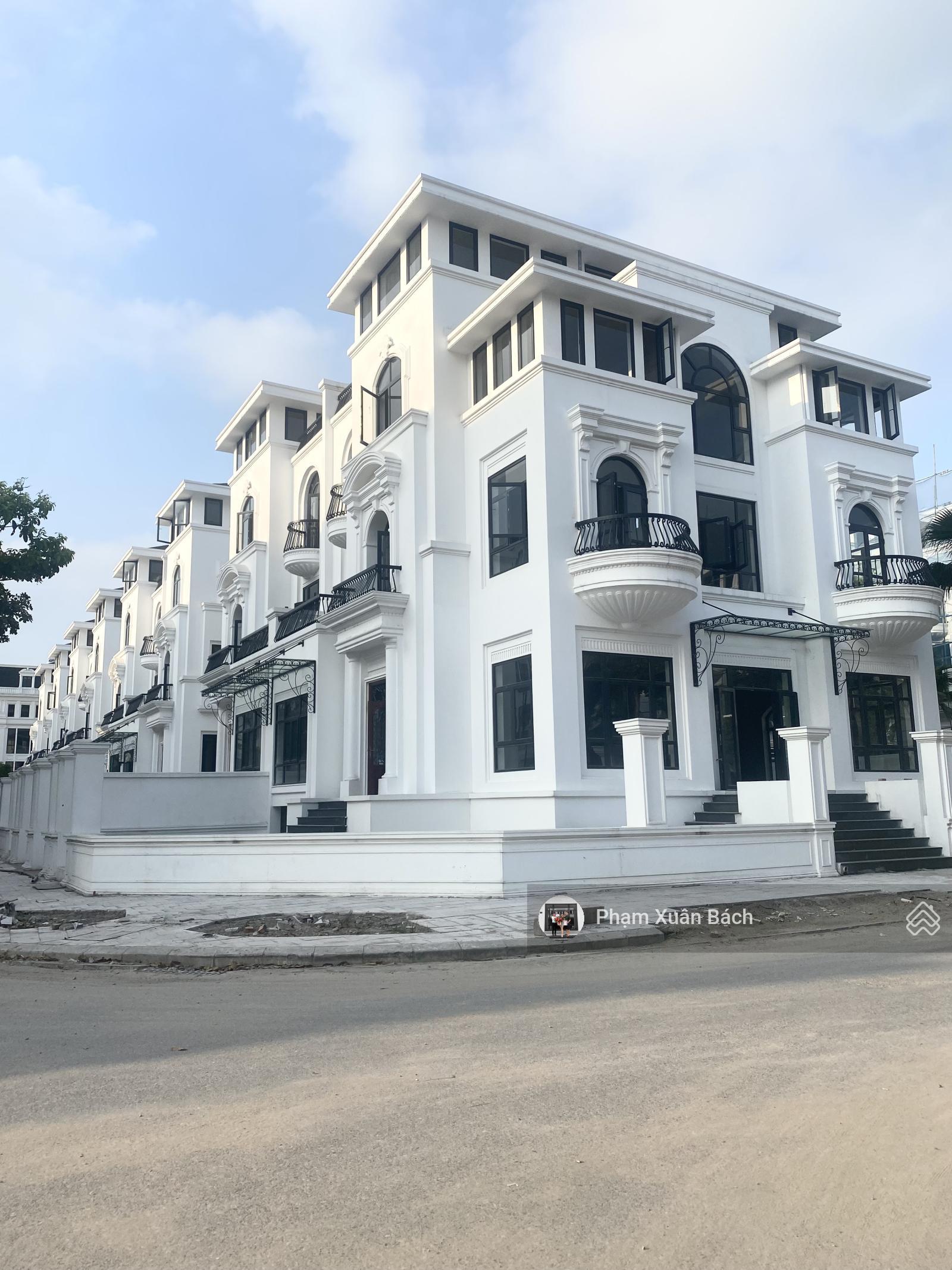 Biệt thự có hầm, DT 266,8m2, sau nhà là công viên, vị trí đẹp nhất Louis City Hoàng Mai 0982 801 ***