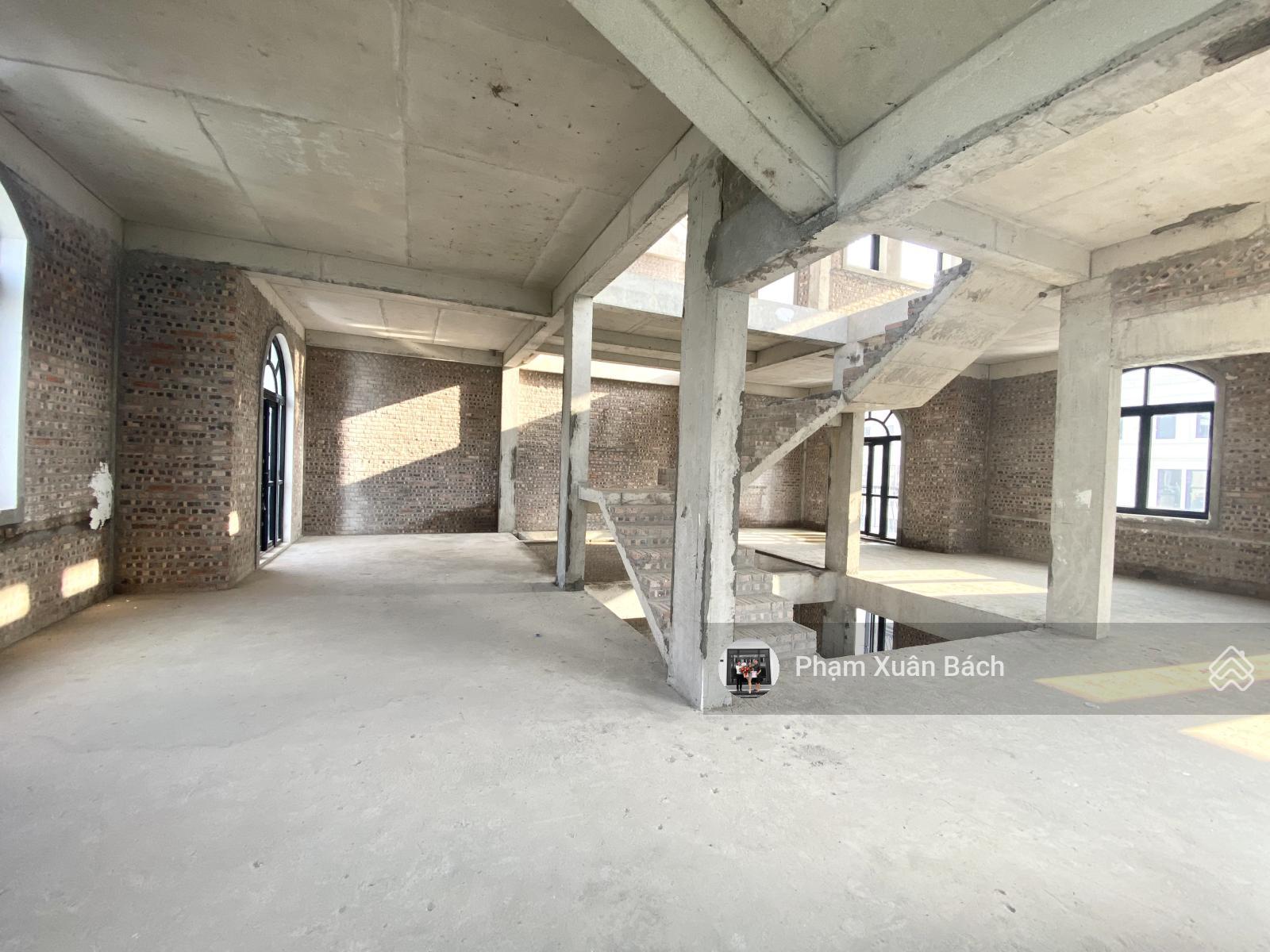 Biệt thự có hầm, DT 266,8m2, sau nhà là công viên, vị trí đẹp nhất Louis City Hoàng Mai 0982 801 ***