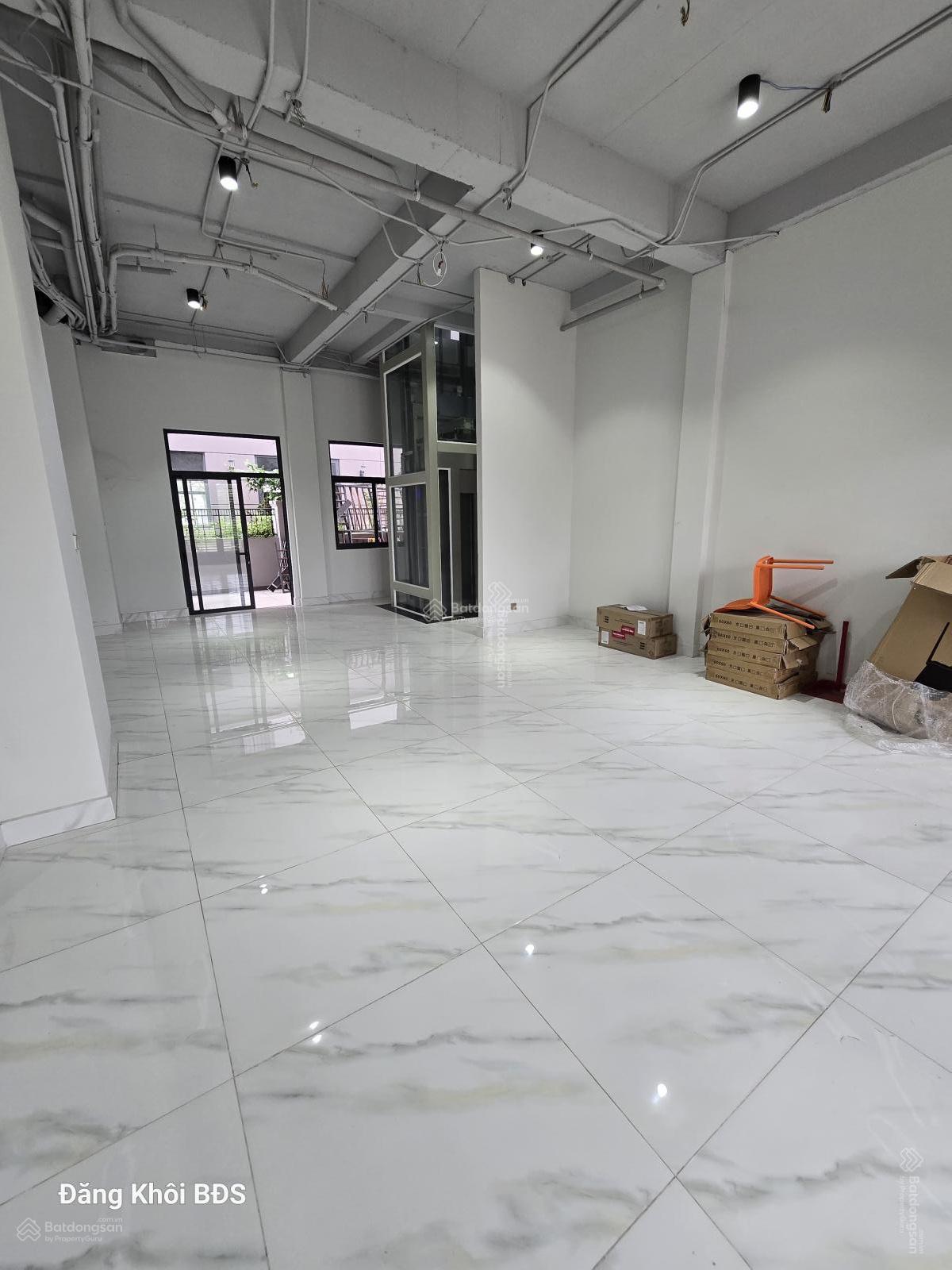 Cho thuê mặt tiền Nguyễn Hữu Thọ. 7x18m trệt lửng 3 lầu thang máy. Giá 50 tr/th. LH: 0906 973 ***