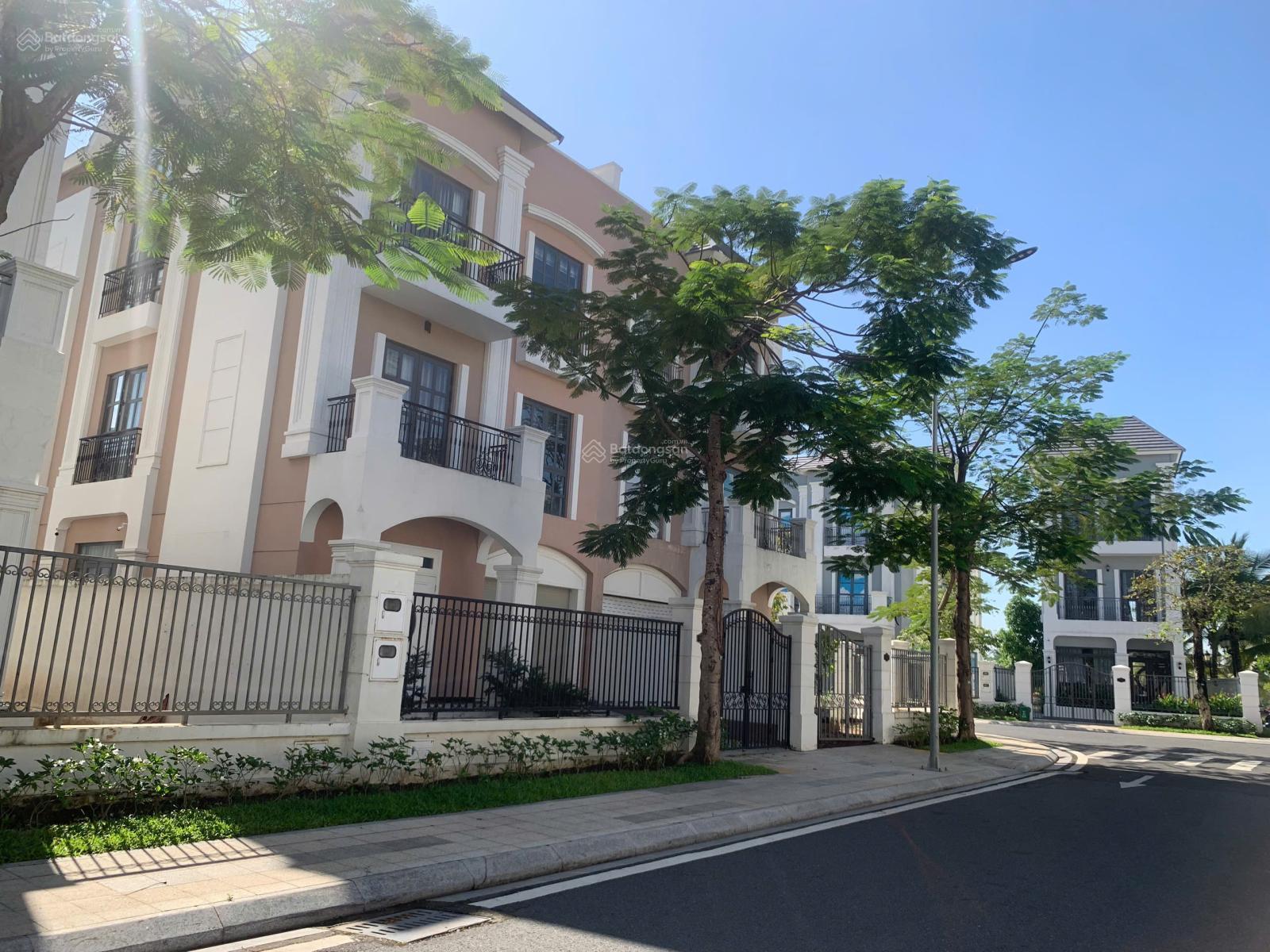 Bán biệt thự song lập sen súng rẻ đẹp nhất dự án Manhattan Glory 250m2, giá 33,5 tỷ. LH 0912 381 ***