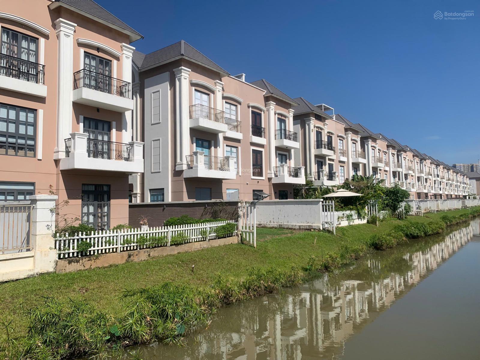 Bán biệt thự song lập sen súng rẻ đẹp nhất dự án Manhattan Glory 250m2, giá 33,5 tỷ. LH 0912 381 ***