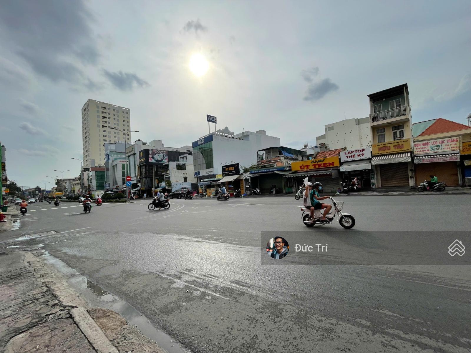 Bán nhà mặt tiền Xô Viết Nghệ Tĩnh, P26 Bình Thạnh, DT 12x75m, gần bán đảo Thanh Đa giá 157 tỷ