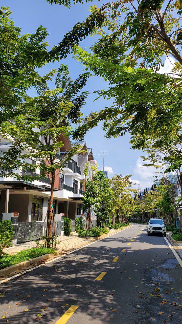 Bán gấp lỗ 300tr biệt thự song lập Zone 2 đẹp tại Khu đô thị ID Junction