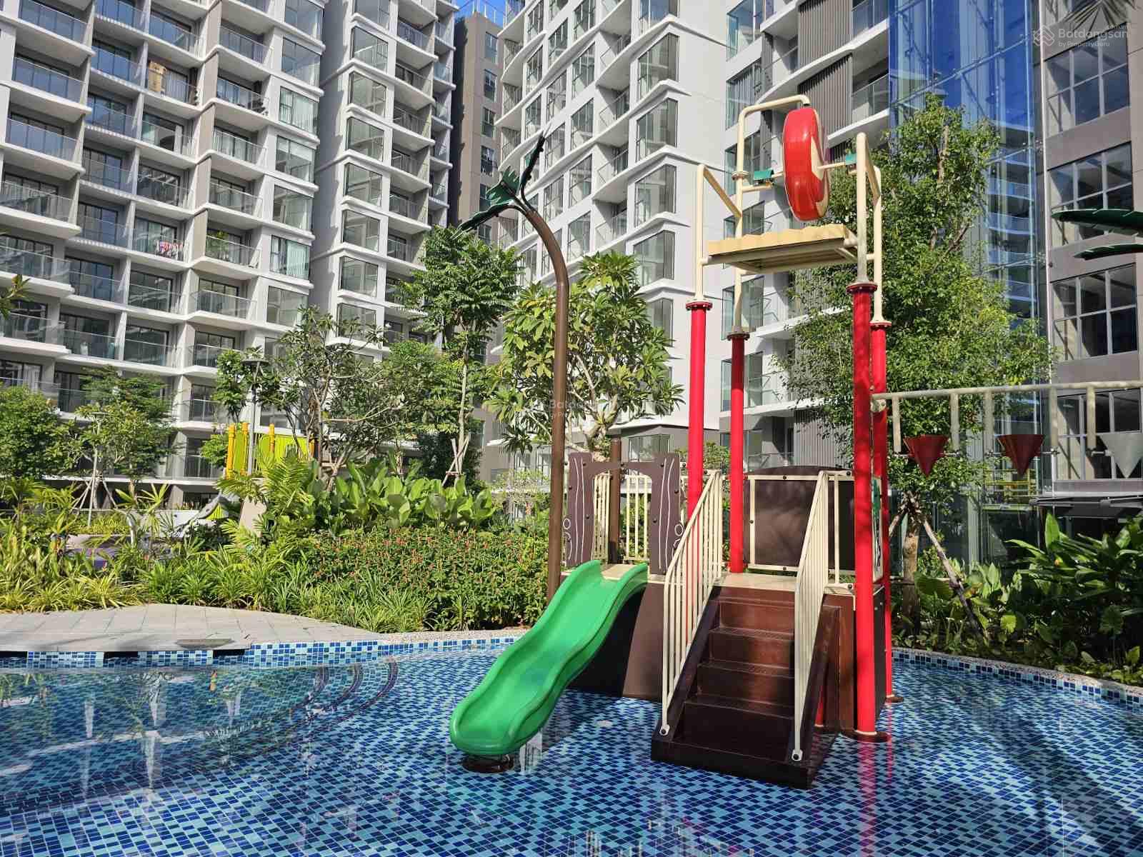 Bán CC Diamond Centery 2PN 6.9tỷ, kèm 01 ô xe hơi, nhận nhà ngay, Celadon City Q. Tân Phú