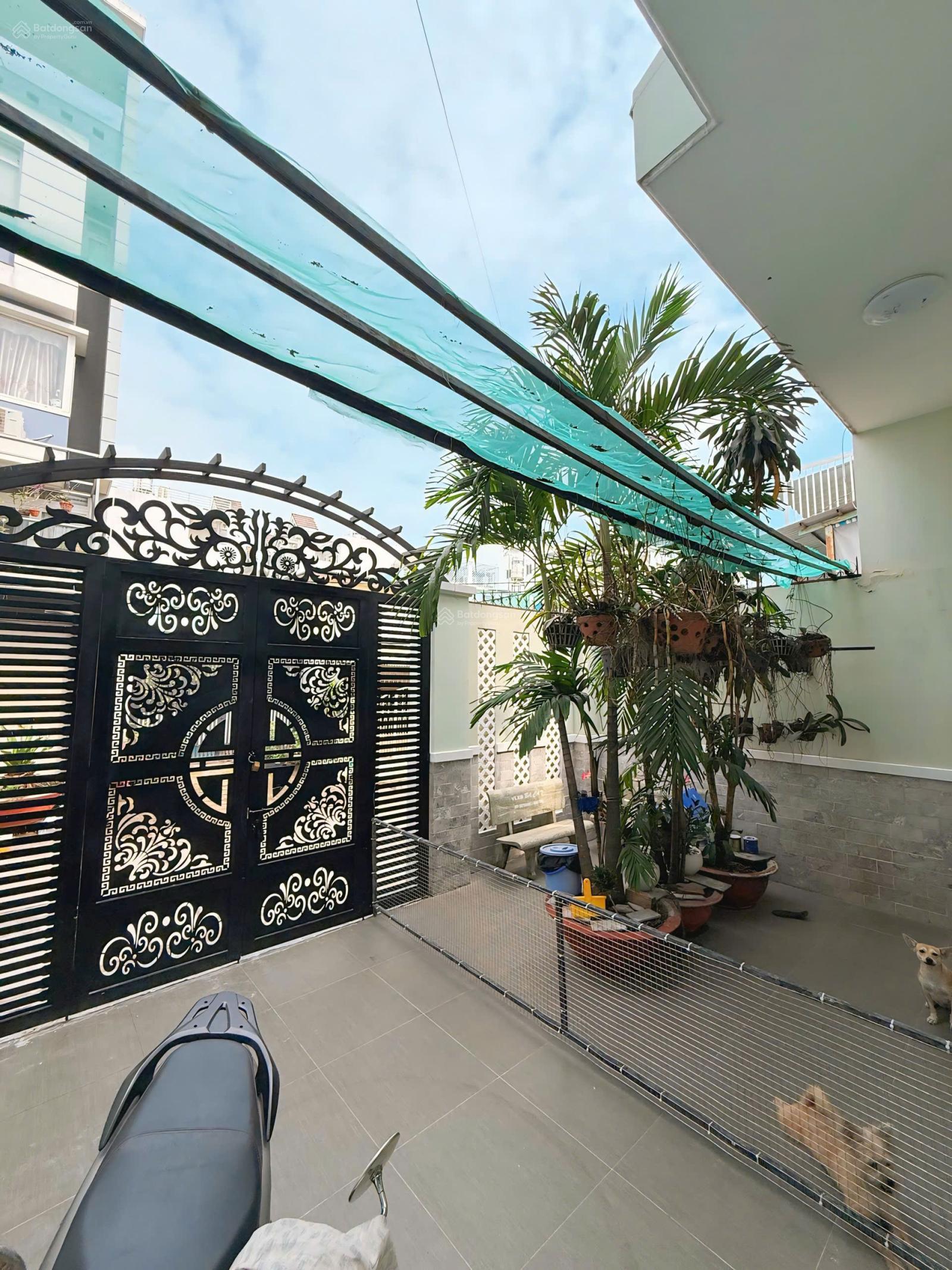 Cần tiền Bán gấp Biệt thự Quận 8, 140m2, 3 lầu, gara xe hơi chỉ 12,8 tỷ