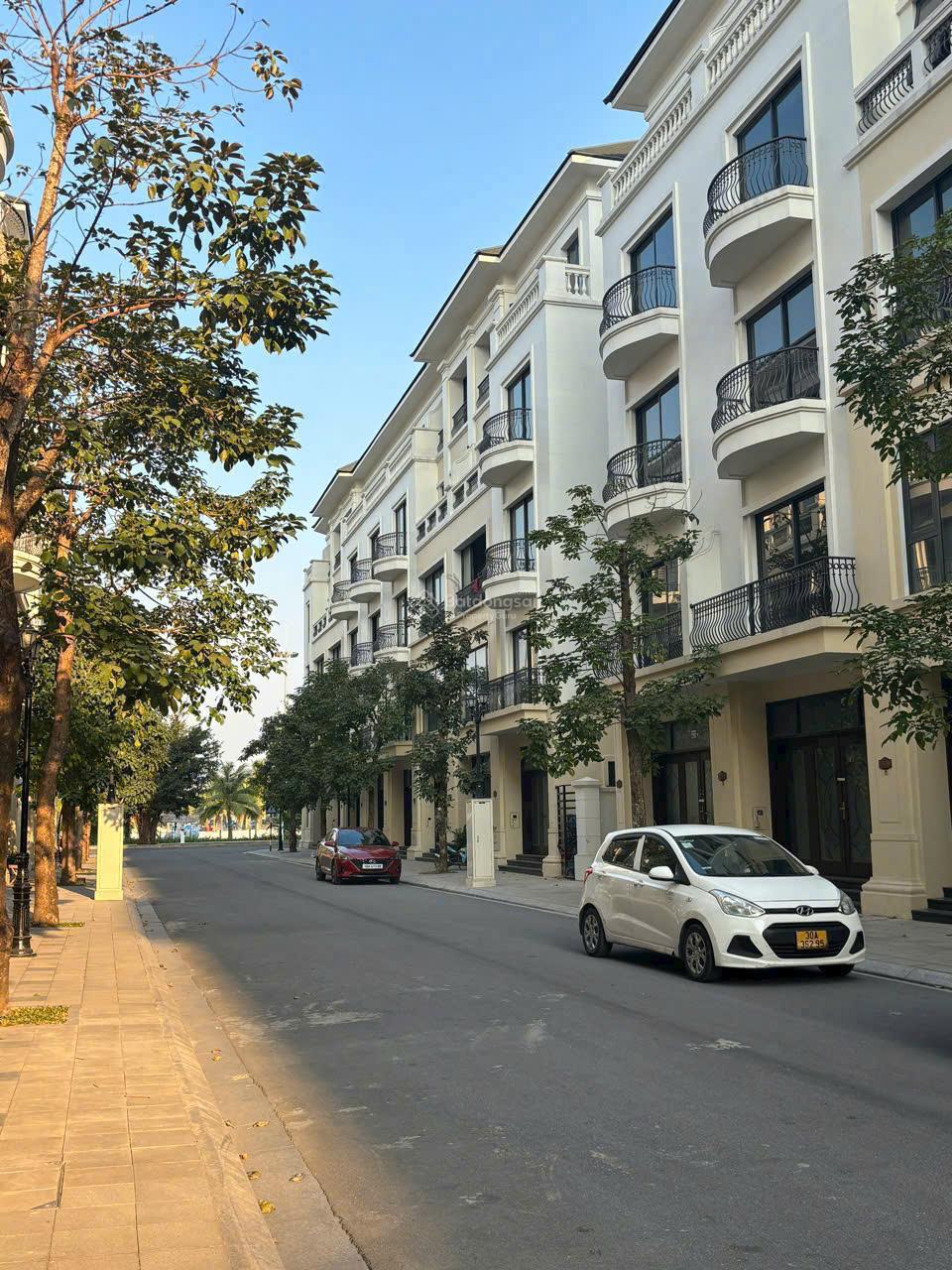 Bán gấp 65 m2 San Hô, sẵn sổ đỏ lâu dài, cạnh biển hồ tạo sóng 18ha, công viên, bể bơi nội khu