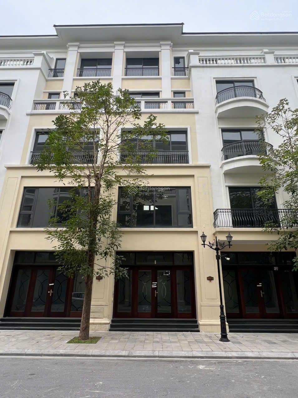 Bán gấp 65 m2 San Hô, sổ đỏ lâu dài ,cạnh biển hồ tạo sóng 18ha, công viên .