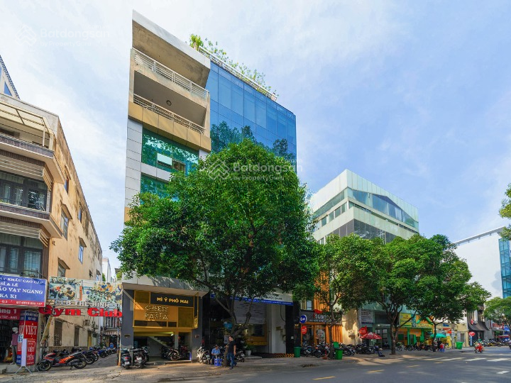 Tòa nhà làm thẩm mỹ - spa - nha khoa đường Cao Thắng, Phường 4, Quận 3. DT: 10x30m