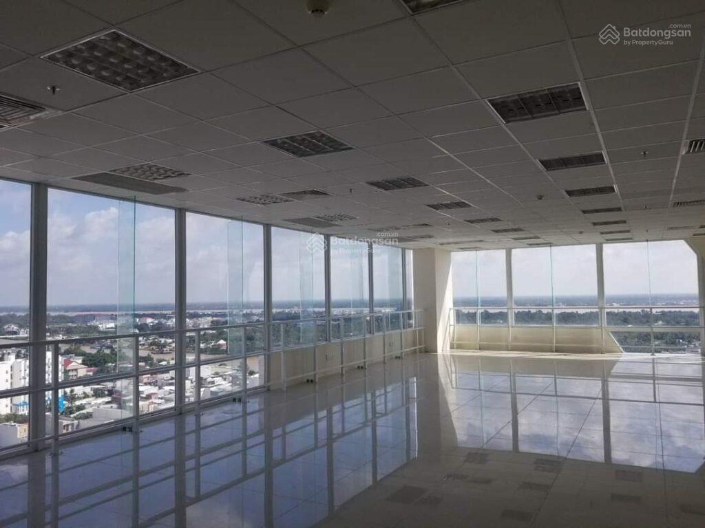 Tòa nhà làm thẩm mỹ - spa - nha khoa đường Cao Thắng, Phường 4, Quận 3. DT: 10x30m