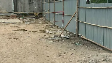 Cần tiền muốn bán đất để lo GĐ. Tổng DT đất 1.700m2 giá 60tr/m2, DT: 36 x 48m. LH: 0985 807 *** Vy