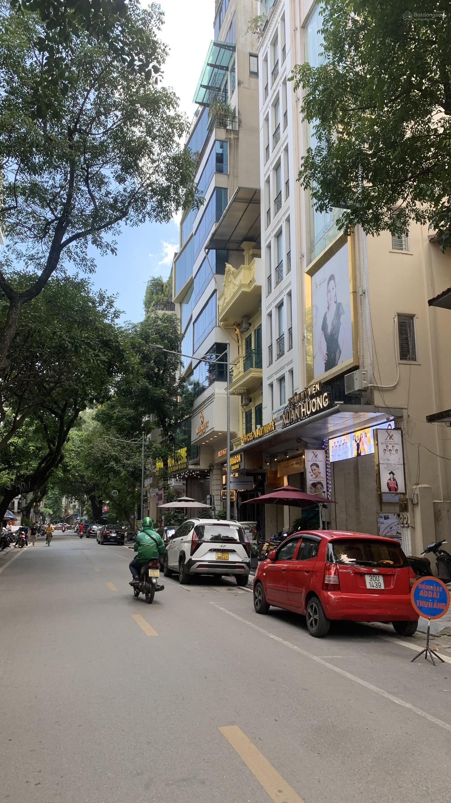 Bán nhà Mặt Phố mặt tiền 8m - 260m2 cực hiếm khu vực vip Lê Văn Hưu - Hai Bà Trưng. Chỉ chào 160 tỷ