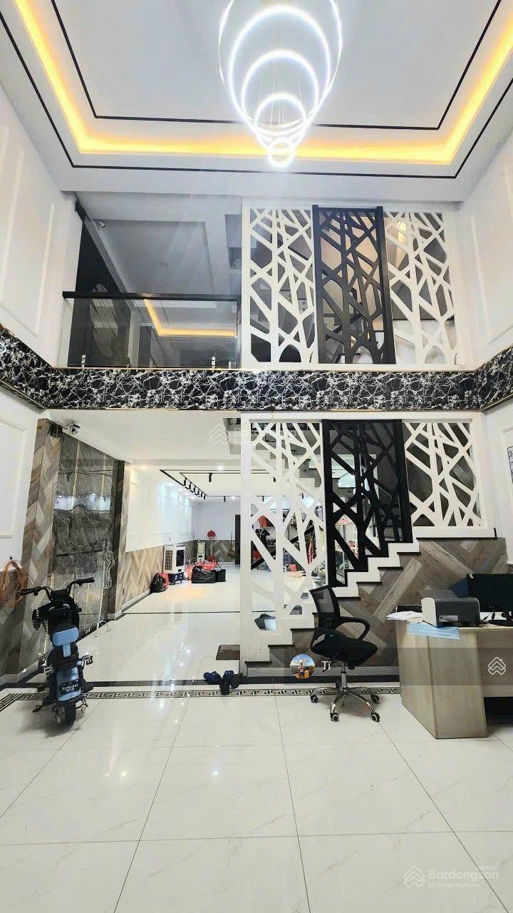 Biệt thự Tô Ký thông Nguyễn Ảnh Thủ 6x26 trệt lửng 2 lầu liền kề 2 trường ĐH Giao Thông giá 9.8 tỷ