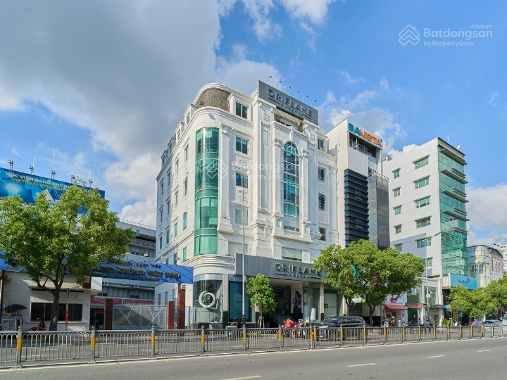 Cho thuê tòa nhà góc 2MT Nguyễn Văn Trỗi, P8, Phú Nhuận. DT: 15x25m. Trệt 6 Lầu