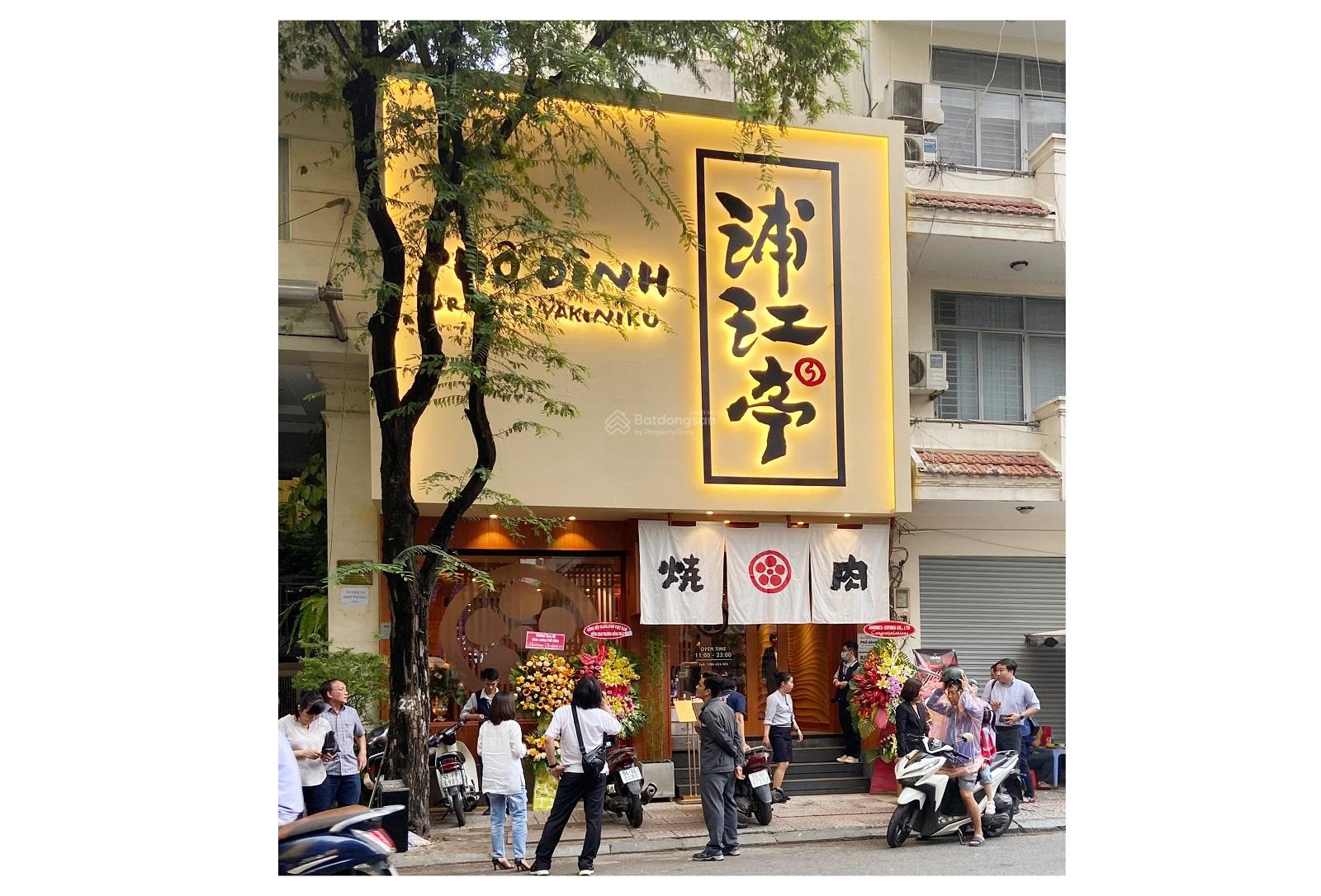 Cho thuê nhà mặt tiền Thái Văn Lung, Q1. DT: 8x30m. 1trệt 2 lầu. DTSD: 380m2