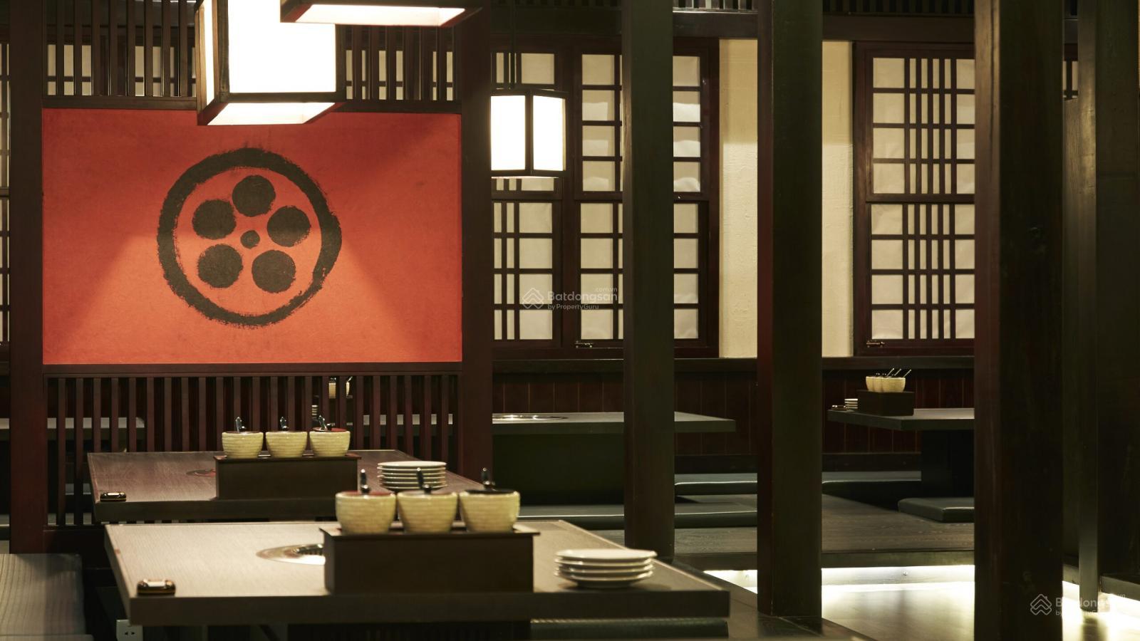 Cho thuê nhà mặt tiền Thái Văn Lung, Q1. DT: 8x30m. 1trệt 2 lầu. DTSD: 380m2