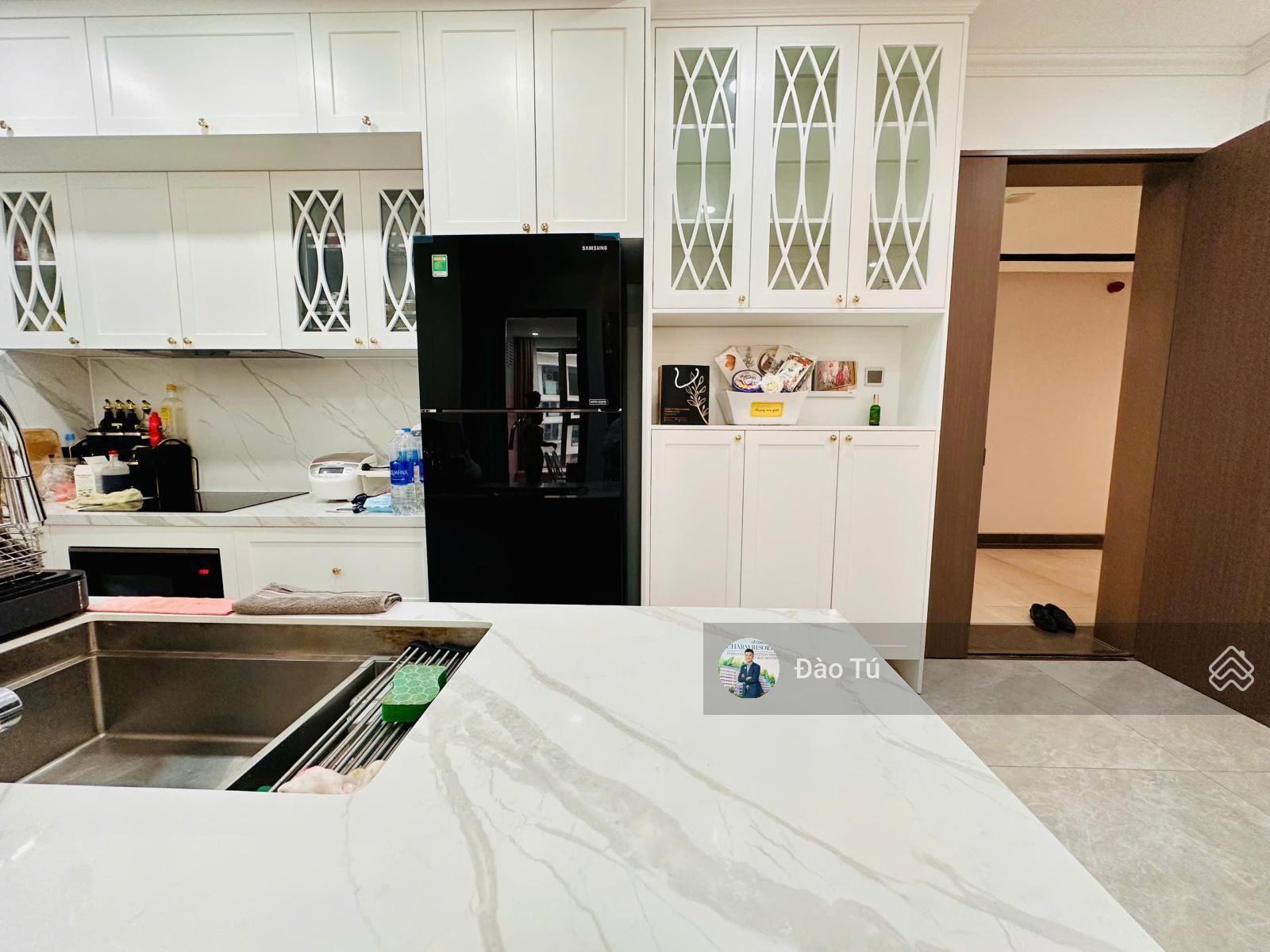 Bán gấp Midtown M8 Phú Mỹ Hưng nội thất cao cấp chỉ 7.9 tỷ view Đông Nam. Liên hệ 0903 388 *** Đào Tú Bán gấp Midtown M8 Phú Mỹ Hưng nội thất cao cấp chỉ 7.9 tỷ view Đông Nam. Liên hệ 0903 388 *** Đào Tú