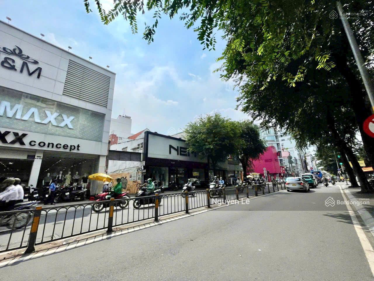 Chính chủ cần cho thuê góc 2 MT Hai Bà Trưng, ngang 16m Quận 3, giá 220 tr/th