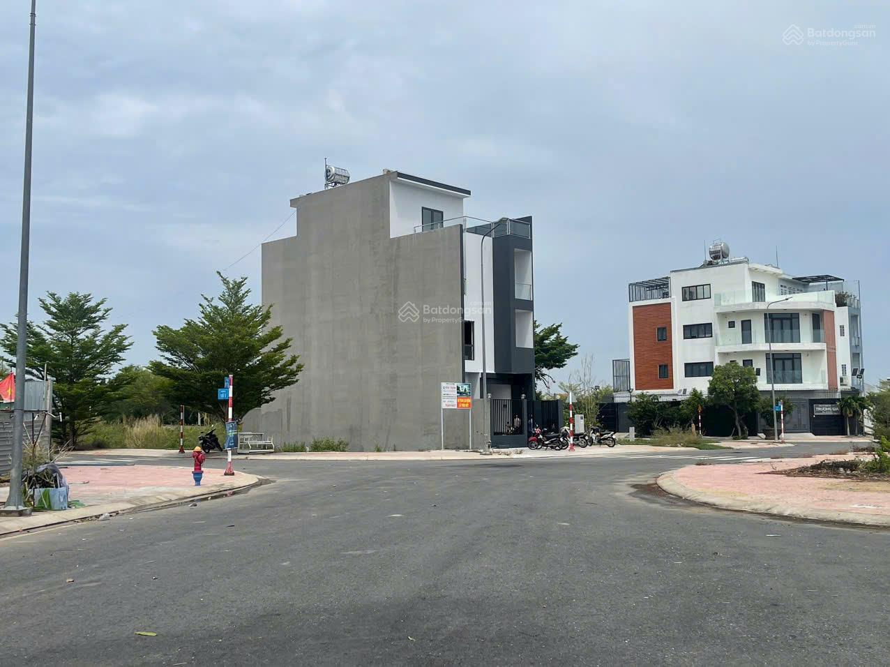 Duy nhất 1 nền biệt thự 10x20m - đối diện siêu dự án GS Metro - chỉ 50tr/m2 - Xây dựng ngay