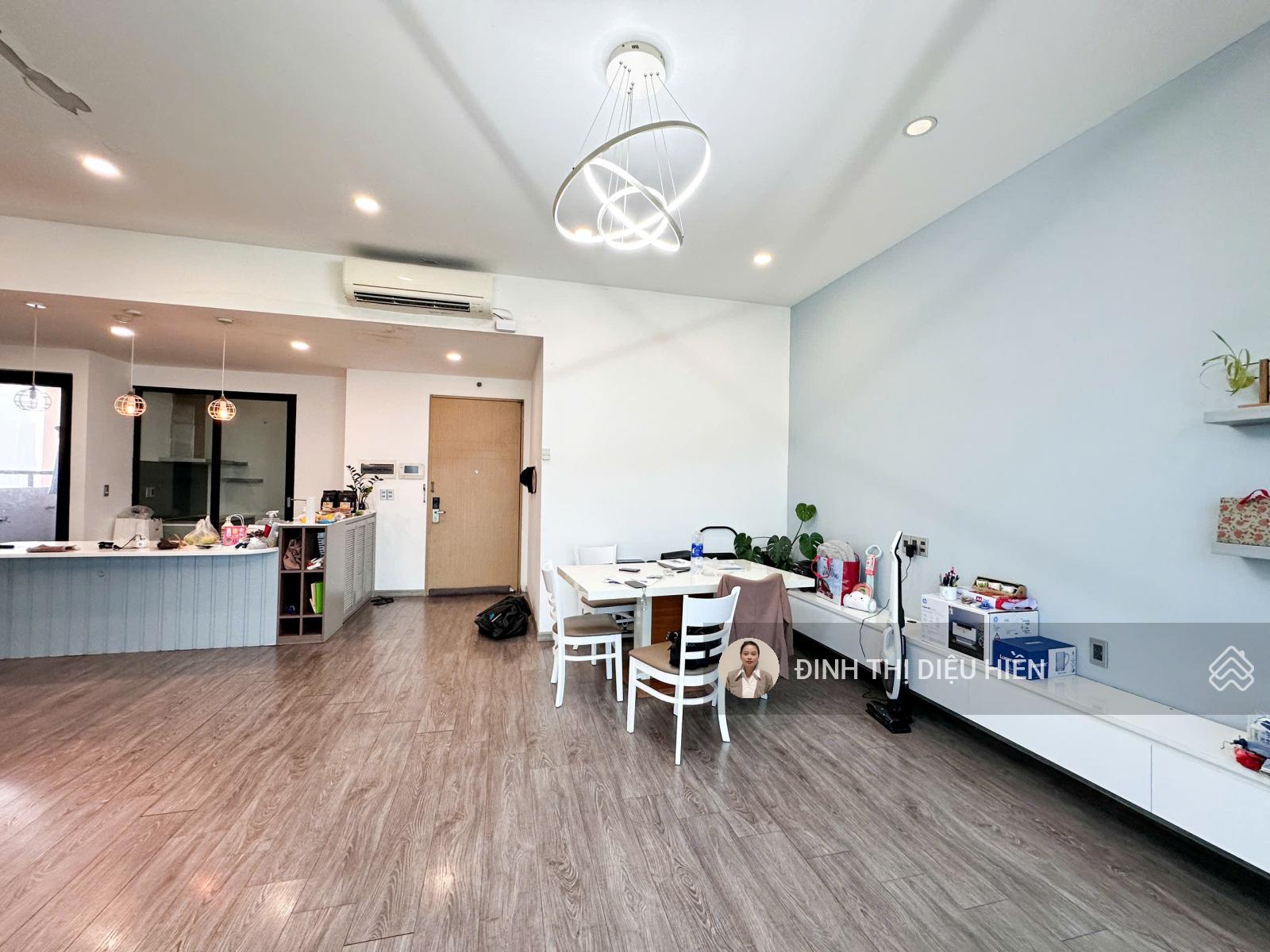 Cho thuê ngay 02 lớn 103m2 view sông trực diện LH 0904 379 *** Karen để xem nhà Cho thuê ngay 02 lớn 103m2 view sông trực diện LH 0904 379 *** Karen để xem nhà