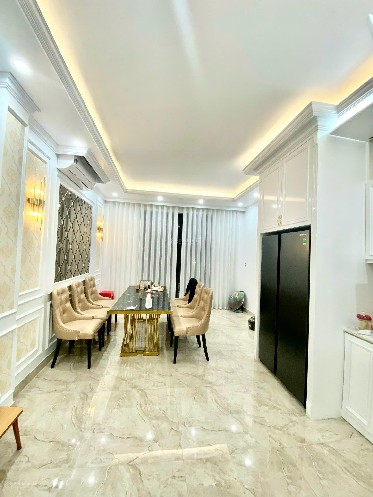 Bán nhà đẹp mặt đường Bạch Đằng (đối diện Vin Imperia) 46m2 - MT 4m - 5,5 tầng - thang máy