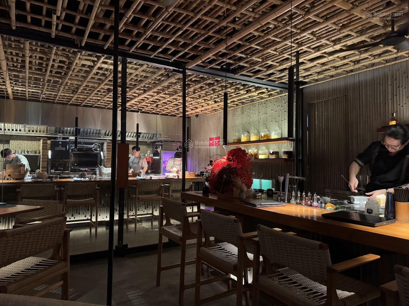 Cho thuê nhà MT đường Xuân Thủy, Quận 2. DT: 10x25m. Trệt lầu. DTSD: 600m2