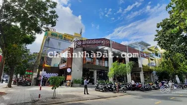 Cho thuê nhà GÓC 2MT Nguyễn Thị Thập, Phường Tân Phong, Quận 7. DT: 25x30m trệt 1 lầu