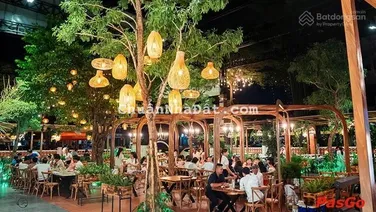Cho thuê nhà mặt phố tại Cộng Hòa, P12, Tân Bình. DT: 12x20m. Trệt Lửng