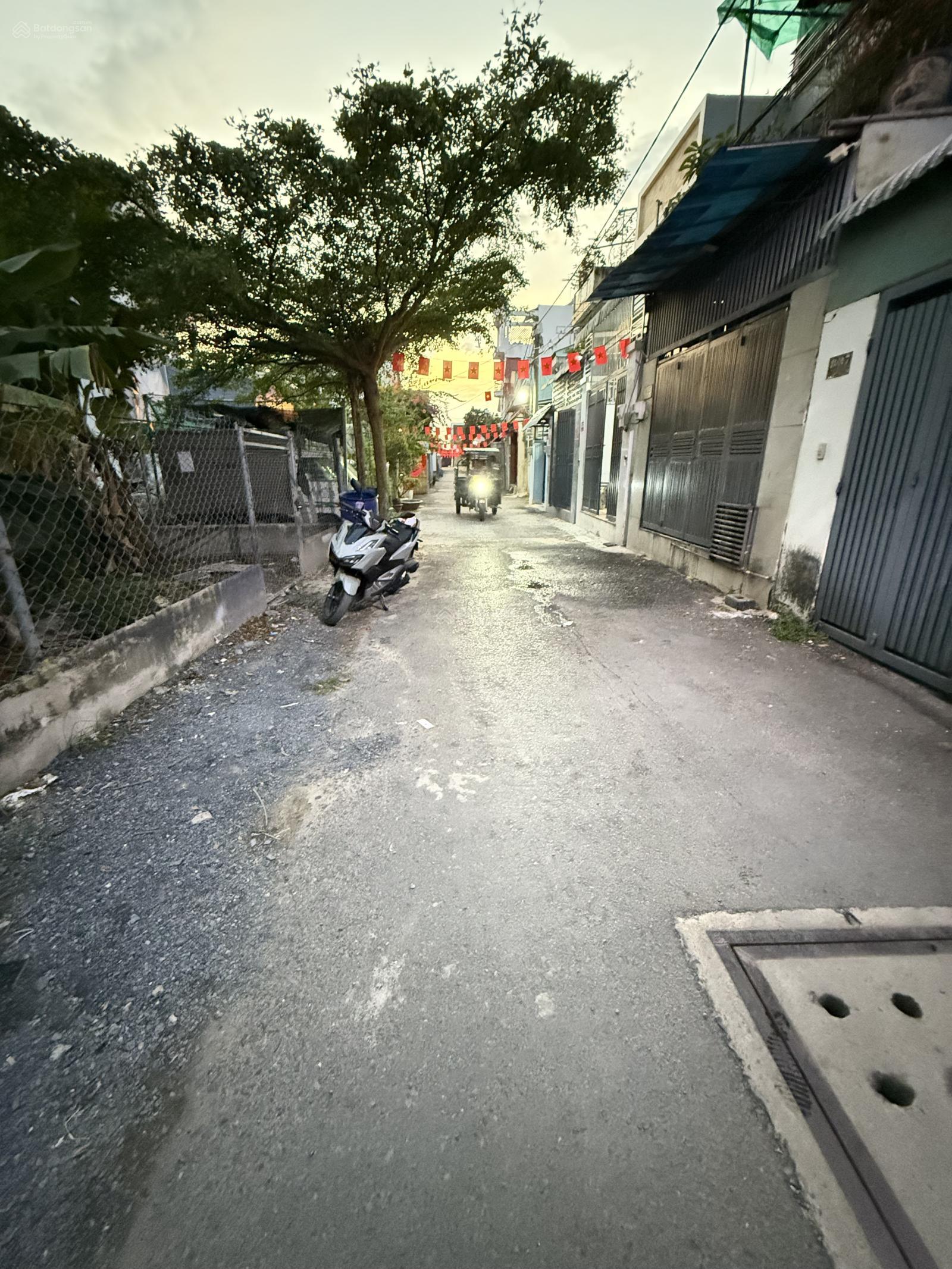 Bán đất full thổ cư ngang 9.6m Thạnh Lộc, Quận 12