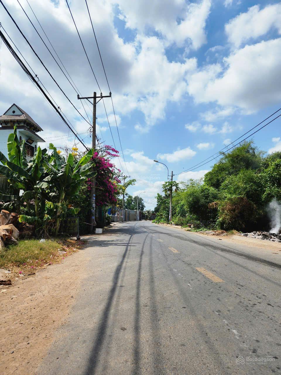 Bán gấp lô đất 1,929m2, giá 22 tỷ. mặt tiền Huỳnh Thị Na, Đông Thạnh, Hóc Môn