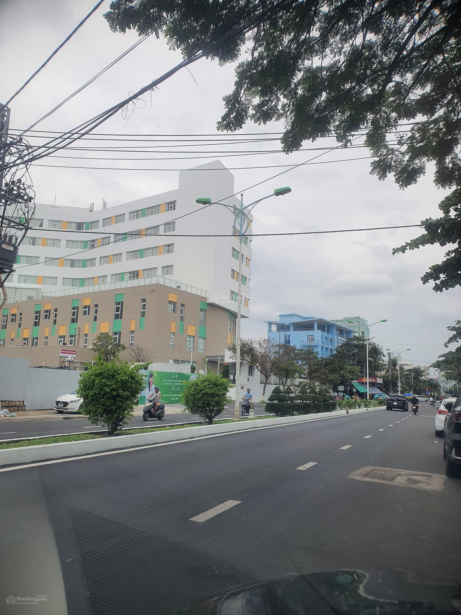 Bán nhà mặt tiền Trần Phú - Nha Trang. Gần bệnh viện Vinmec