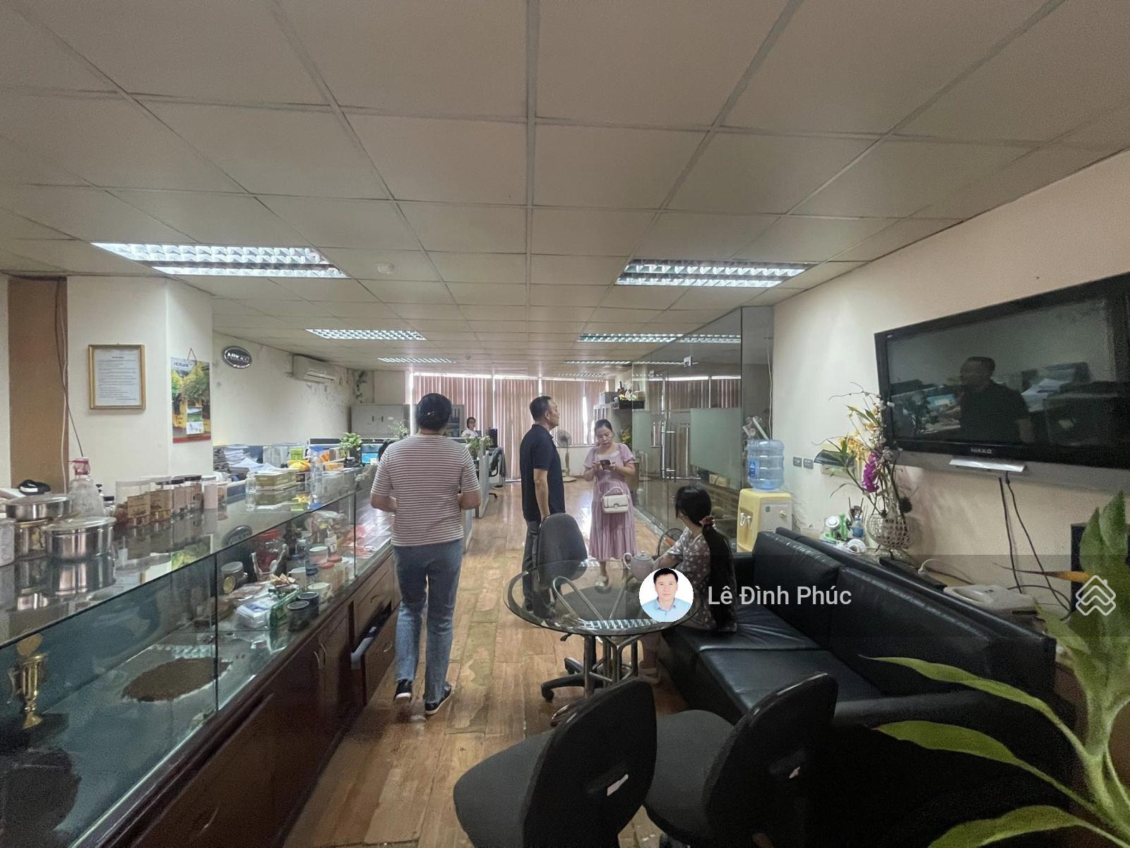 Nhà phố Kim Đồng, 110m2 x 5T, MT 5m, 3 - 4 ô tô tránh, văn phòng + KD sầm uất, 24 tỷ Nhà phố Kim Đồng, 110m2 x 5T, MT 5m, 3 - 4 ô tô tránh, văn phòng + KD sầm uất, 24 tỷ