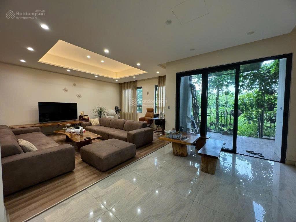 Bán BT 200 m2 đẹp nhất KĐT The Manor Central Park giá 68 tỷ, SĐCC, LH xem nhà 0967 583 ***